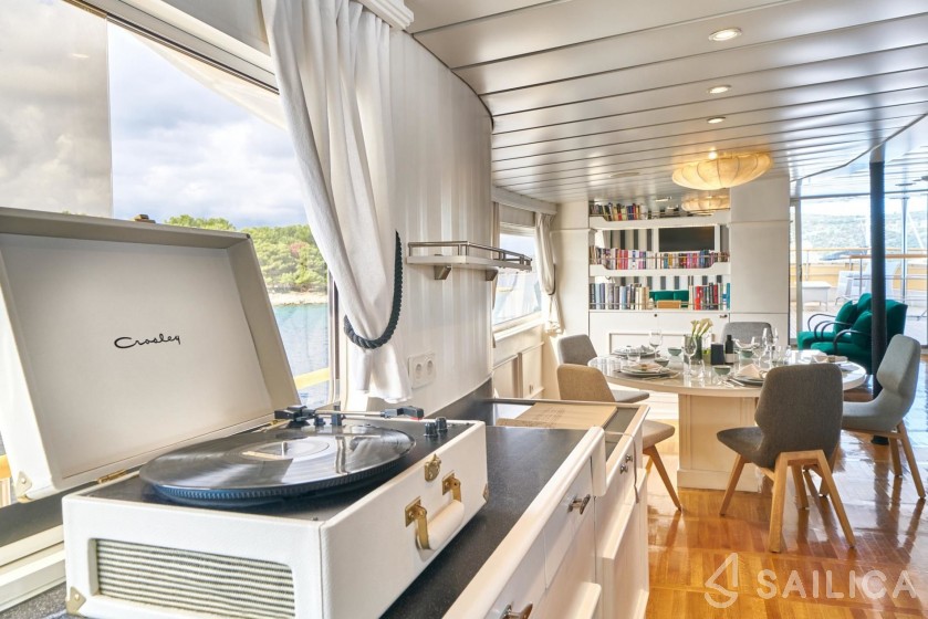 Custom Built - Yacht Charter Sailica