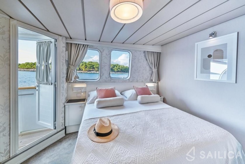 Custom Built - Yacht Charter Sailica