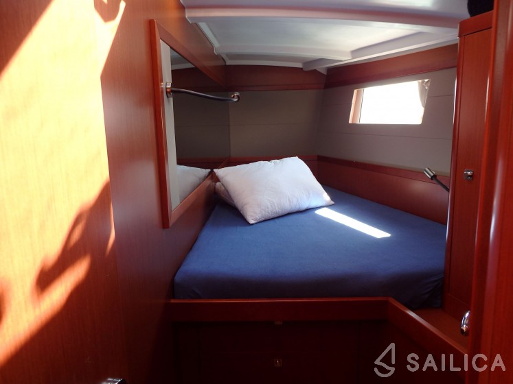 Oceanis 48 - Yacht Charter Sailica