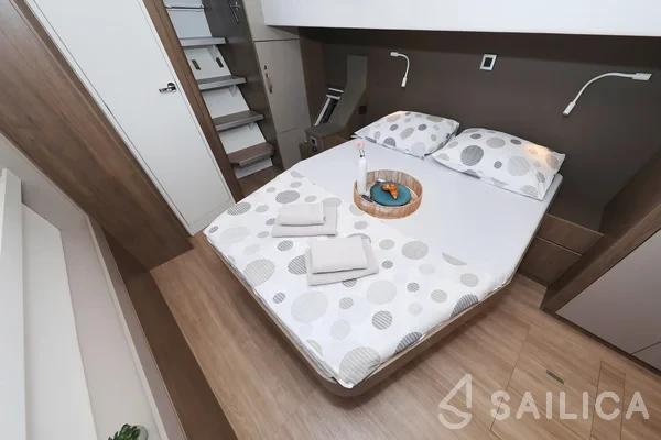 Bali 4.8  - Yacht Charter Sailica