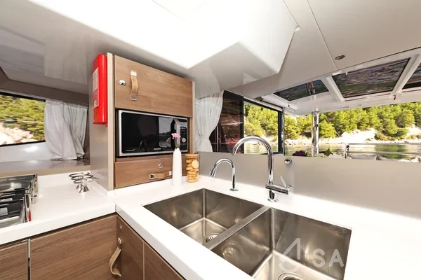 Bali 4.8  - Yacht Charter Sailica