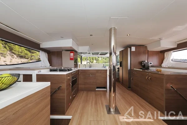 Bali 4.8  - Yacht Charter Sailica