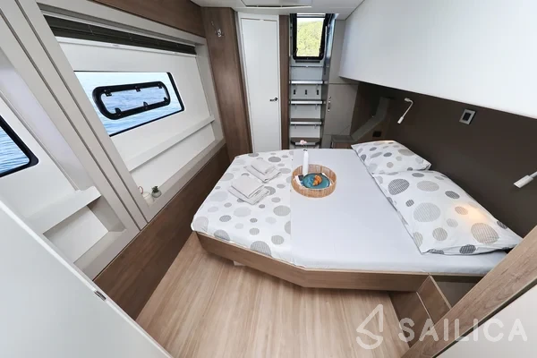 Bali 4.8  - Yacht Charter Sailica