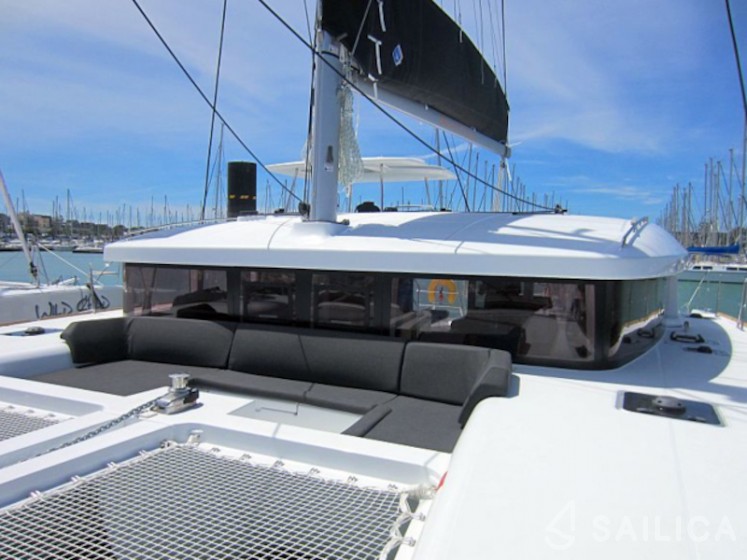 Lagoon 450 - Yacht Charter Sailica