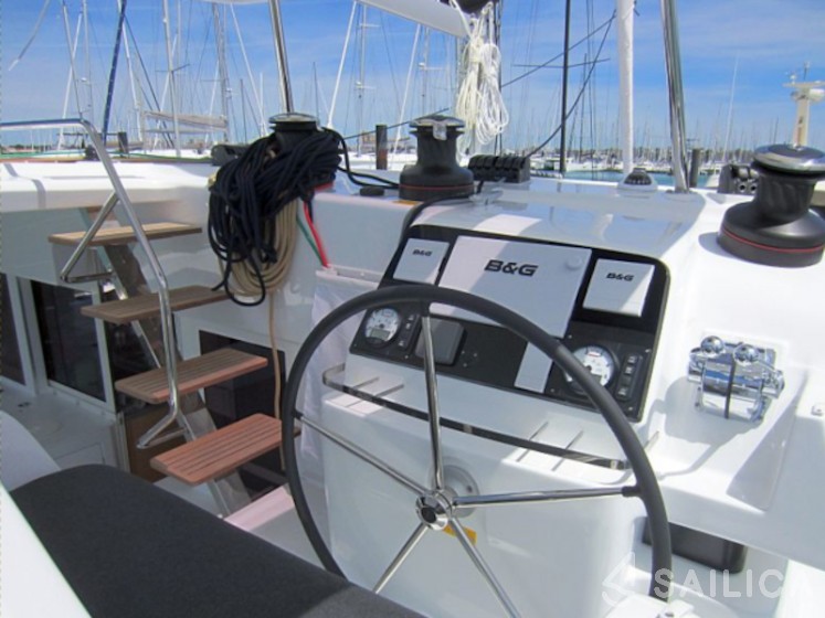Lagoon 450 - Yacht Charter Sailica