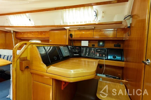 Bavaria 42 Cruiser - Yacht Charter Sailica