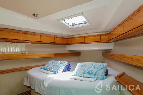 Bavaria 42 Cruiser - Yacht Charter Sailica