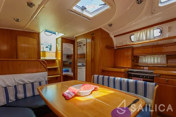 Bavaria 42 Cruiser - Yacht Charter Sailica