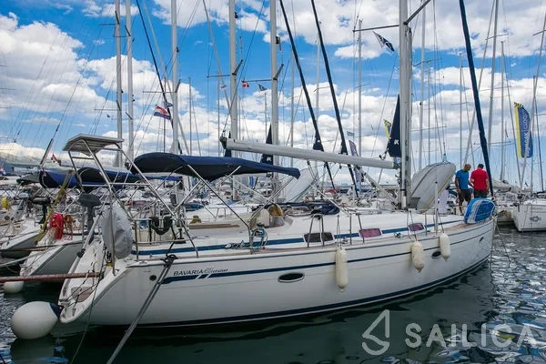 Bavaria 42 Cruiser - Yacht Charter Sailica