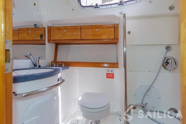 Bavaria 42 Cruiser - Yacht Charter Sailica