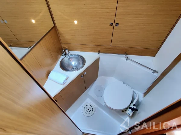 Sun Odyssey 49i - Yacht Charter Sailica