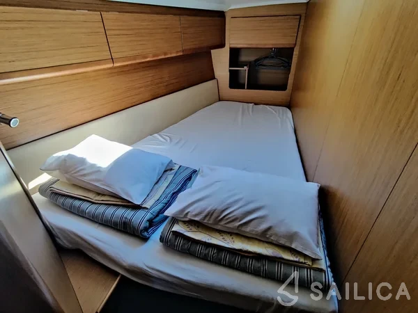 Sun Odyssey 49i - Yacht Charter Sailica