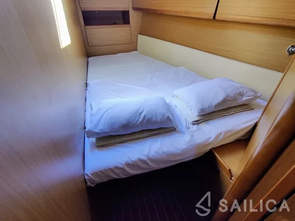 Sun Odyssey 49i - Yacht Charter Sailica