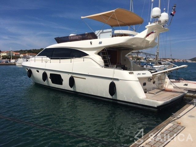 Ferretti 510 - Yacht Charter Sailica