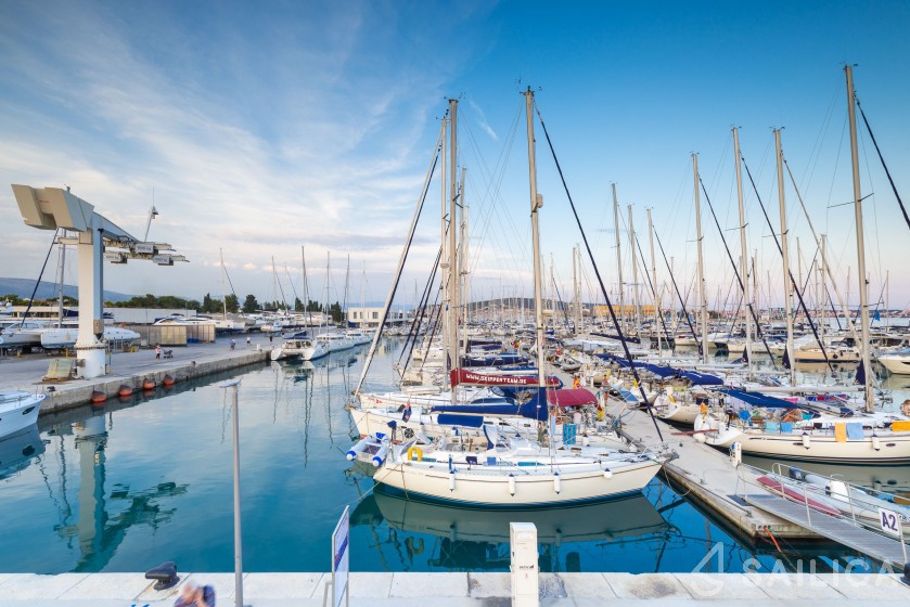 Hanse 575 - Yacht Charter Sailica