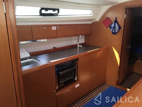 Bavaria 41 Cruiser - Yacht Charter Sailica