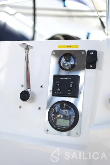 Bavaria 34 Cruiser - Yacht Charter Sailica