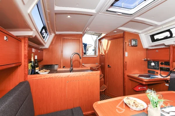 Bavaria 34 Cruiser - Yacht Charter Sailica