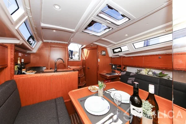 Bavaria 34 Cruiser - Yacht Charter Sailica