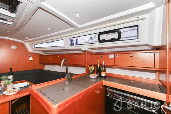 Bavaria 34 Cruiser - Yacht Charter Sailica