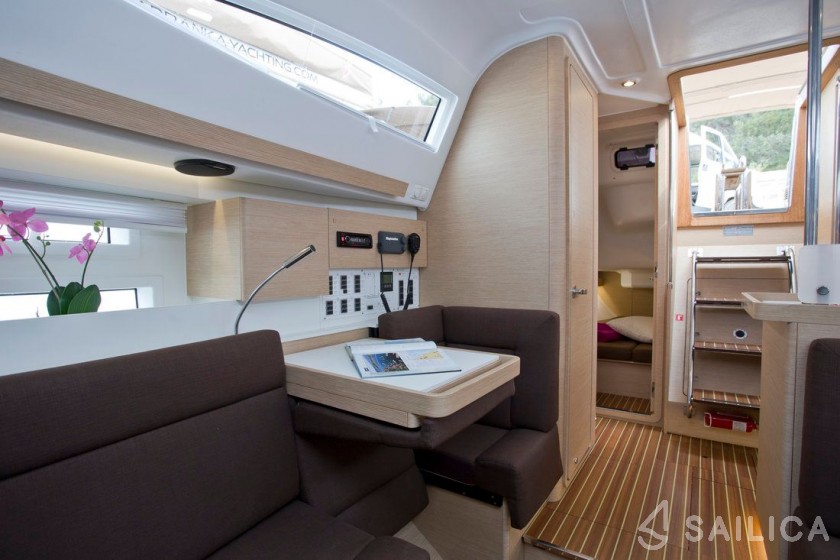 Elan 40 - Yacht Charter Sailica