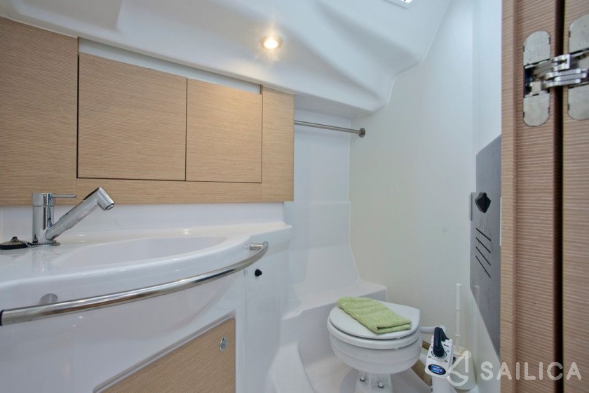 Elan 40 - Yacht Charter Sailica