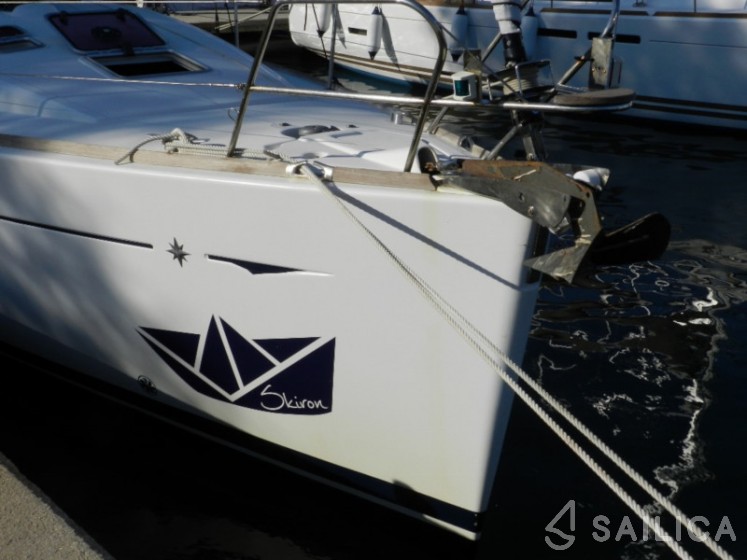Sun Odyssey 42 i - Yacht Charter Sailica
