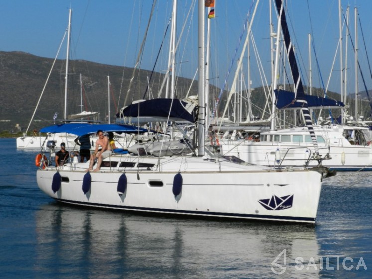 Sun Odyssey 42 i - Yacht Charter Sailica