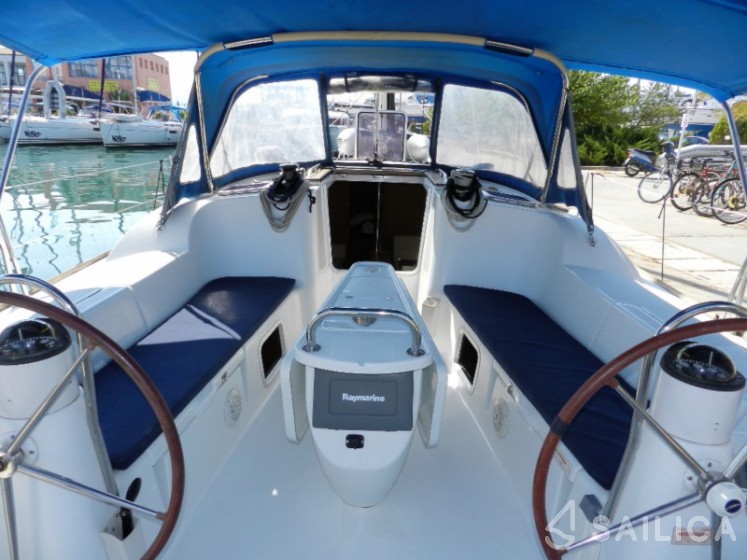 Sun Odyssey 42 i - Yacht Charter Sailica
