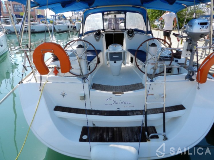 Sun Odyssey 42 i - Yacht Charter Sailica