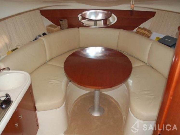 Leader 805 - Yacht Charter Sailica