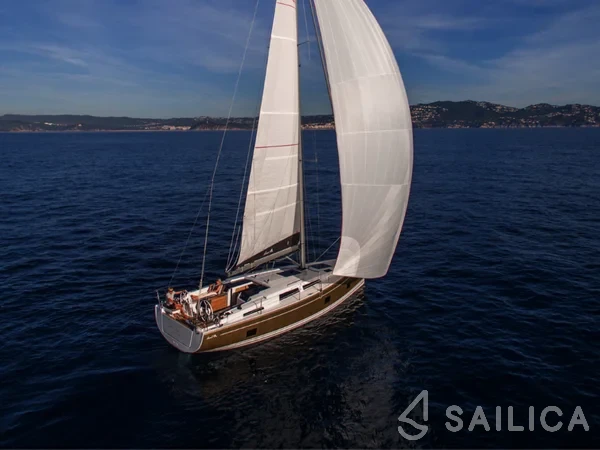 Hanse 418 - Yacht Charter Sailica