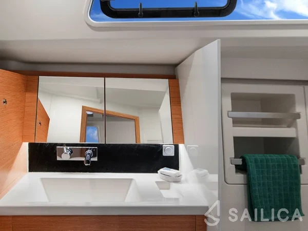 Hanse 418 - Yacht Charter Sailica