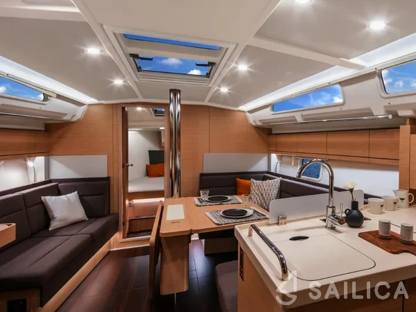 Hanse 418 - Yacht Charter Sailica