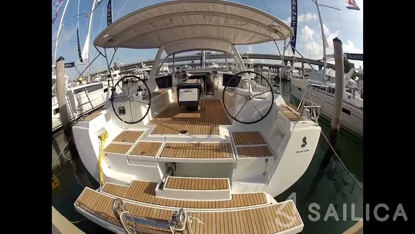 Oceanis 45 - Yacht Charter Sailica