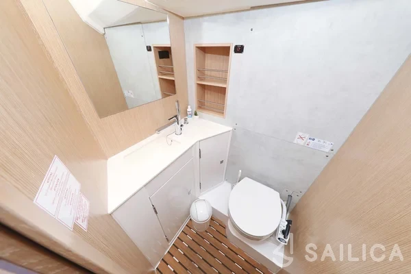 Bavaria C42 - Yacht Charter Sailica