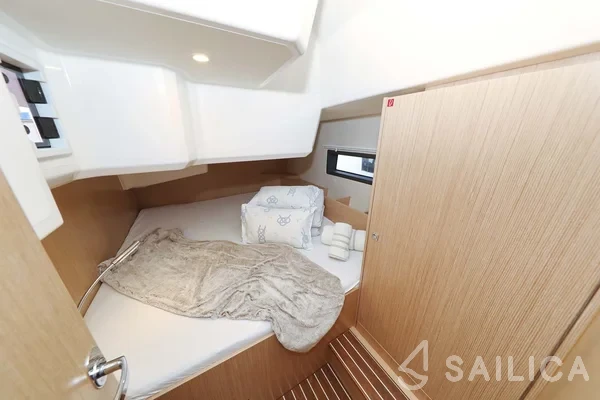 Bavaria C42 - Yacht Charter Sailica