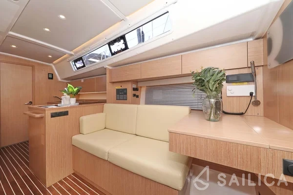 Bavaria C42 - Yacht Charter Sailica