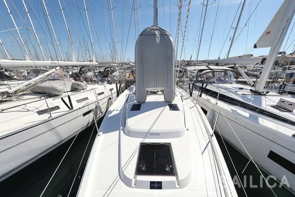 Bavaria C42 - Yacht Charter Sailica