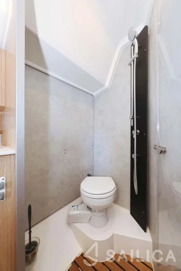 Bavaria C42 - Yacht Charter Sailica