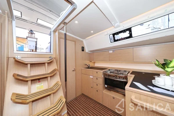 Bavaria C42 - Yacht Charter Sailica