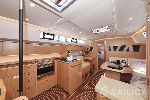 Bavaria C42 - Yacht Charter Sailica