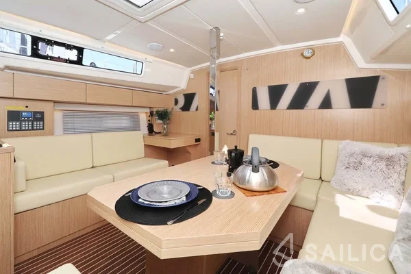 Bavaria C42 - Yacht Charter Sailica