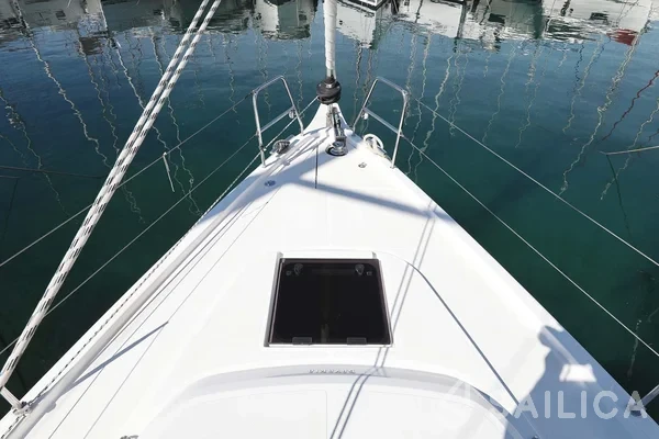 Bavaria C42 - Yacht Charter Sailica