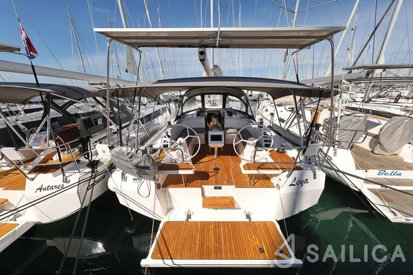Bavaria C42 - Yacht Charter Sailica