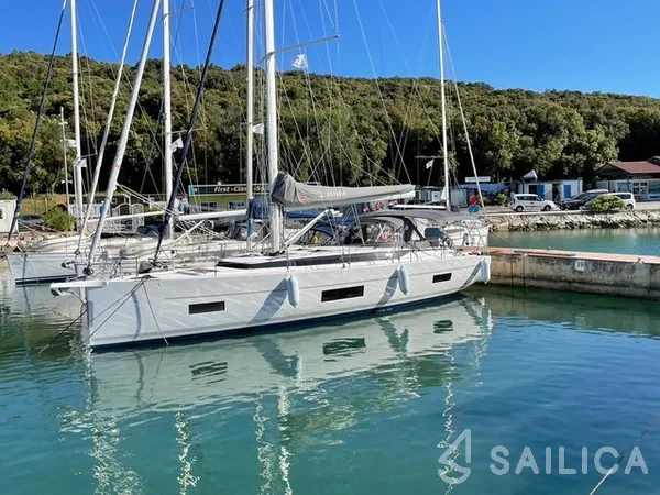 Bavaria C45 Style - Yacht Charter Sailica