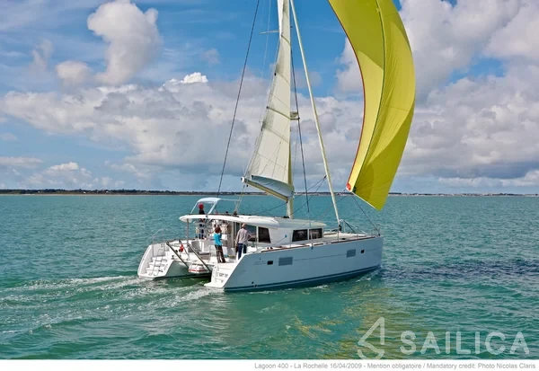 Lagoon 400 S2 - Yacht Charter Sailica