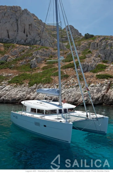 Lagoon 400 S2 - Yacht Charter Sailica