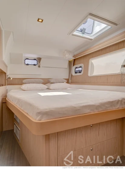 Lagoon 400 S2 - Yacht Charter Sailica