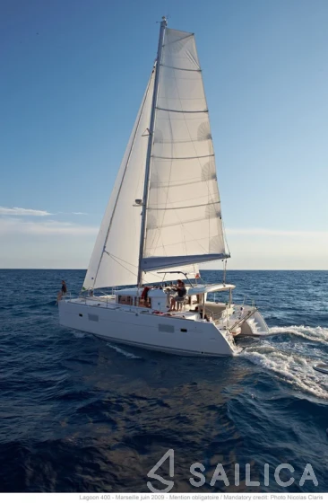 Lagoon 400 S2 - Yacht Charter Sailica